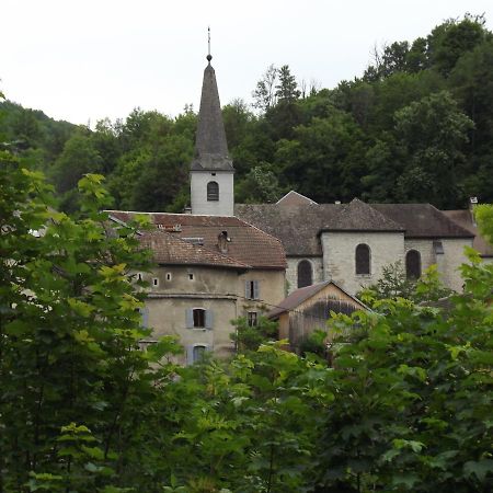 Gite La Petite Ecluse En Bord De Loue Lods Экстерьер фото