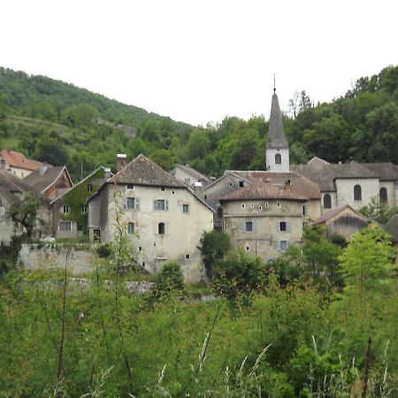 Gite La Petite Ecluse En Bord De Loue Lods Экстерьер фото